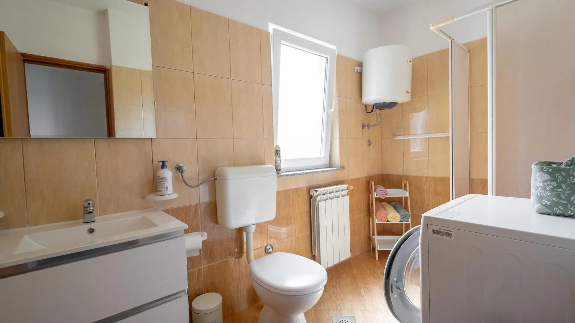 Apartman Ana 3 Vinkuran 0*,